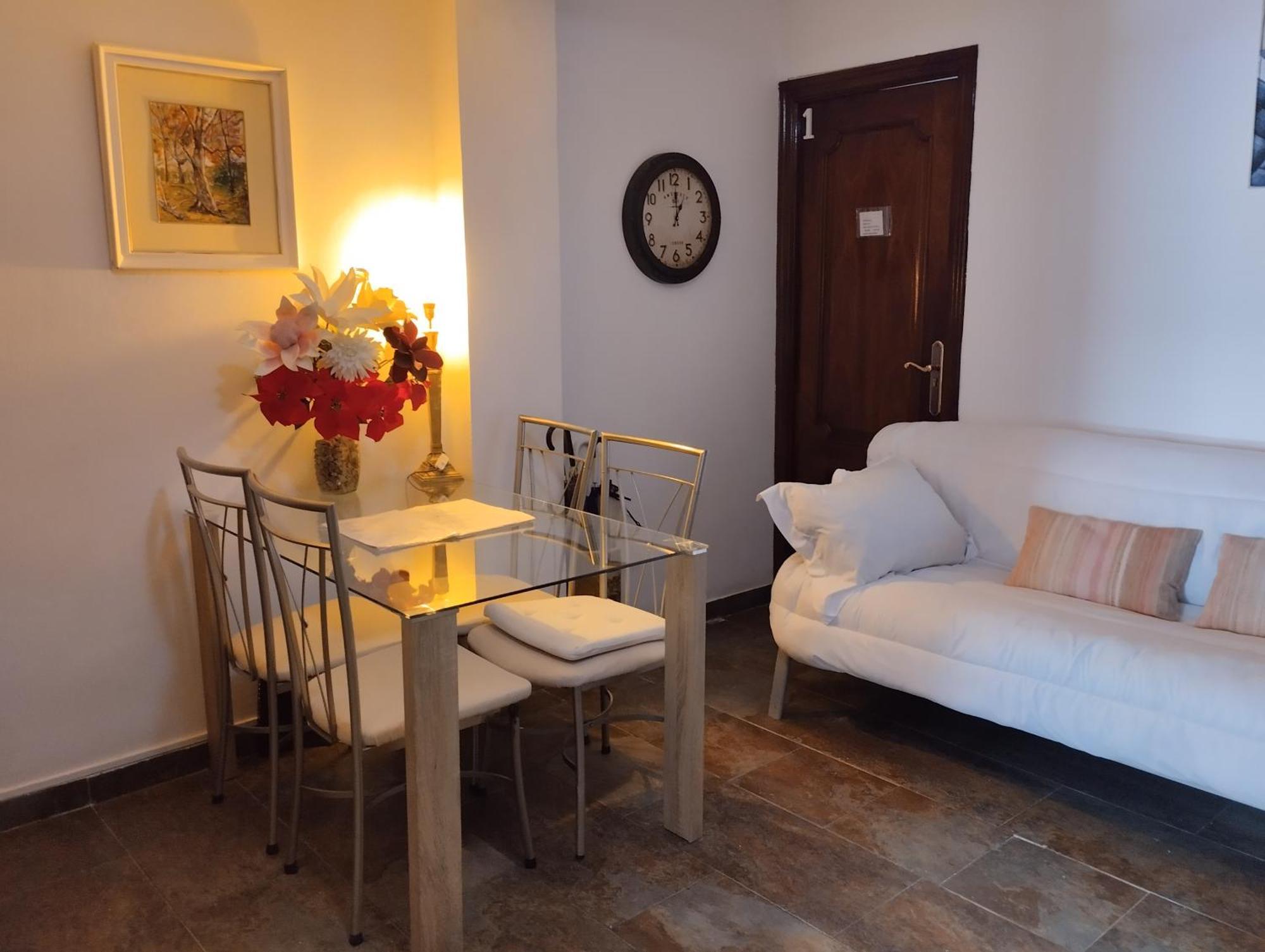 Habitaciones Individuales En Apartamento Мадрид Екстер'єр фото