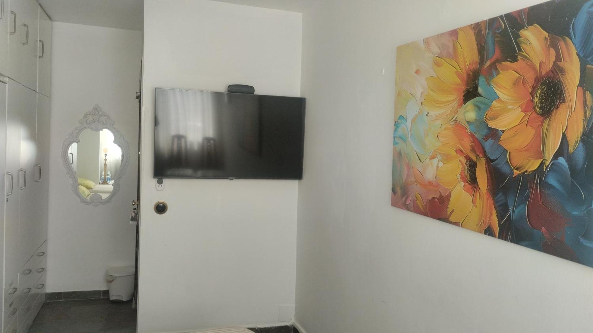 Habitaciones Individuales En Apartamento Мадрид Екстер'єр фото